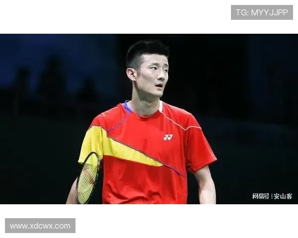 谌龙训练间隙偷偷点外卖？这饮食差距也太大了吧！